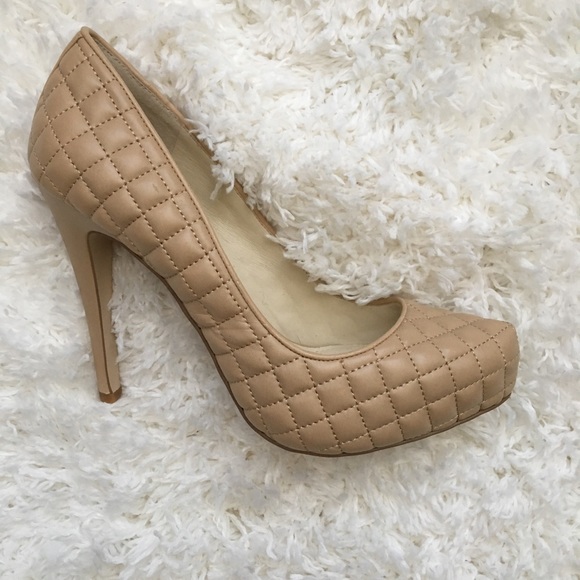bcbg lana pump